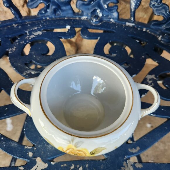 Harmony House Fine China Sugar Bowl With Yellow Rose Design & Gold Trim - Picture 2 of 6